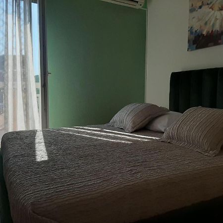 Guest House Zaninovic ฮวาร์ ภายนอก รูปภาพ